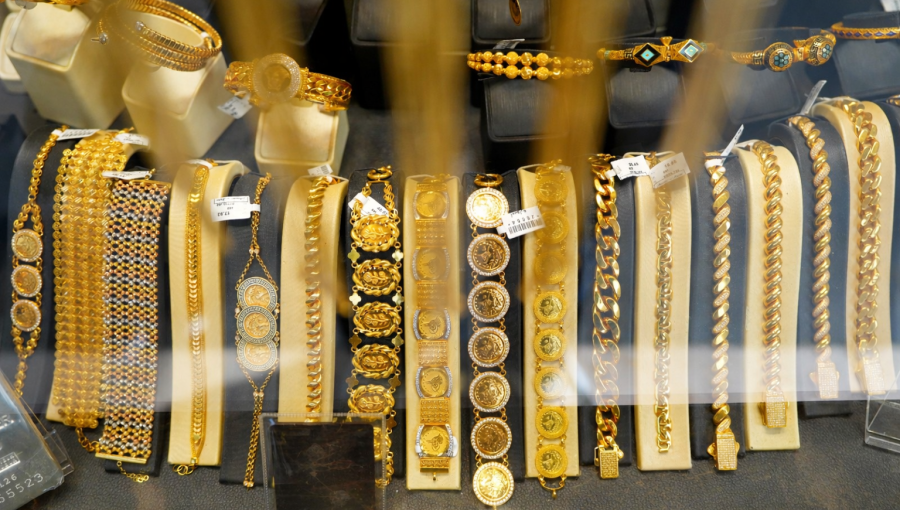 واجهة متجر لبيع الذهب والمجوهرات