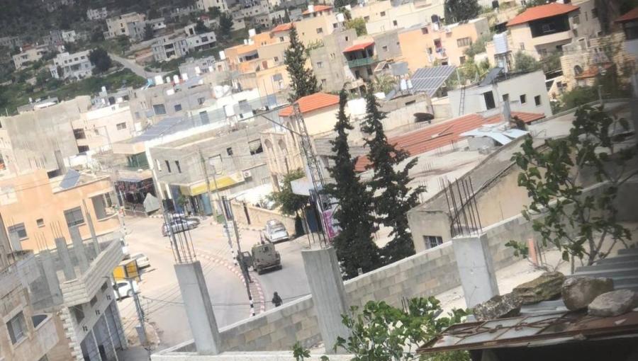 جانب من اقتحام  بلدة بيت فوريك شرق نابلس 13/4/2026 | فلسطين بوست