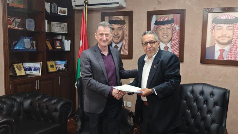 جانب من توقيع منحة أمريكية لدعم جاهزية مشروع الناقل الوطني للمياه 12/4/2026 | وزارة المياه والري