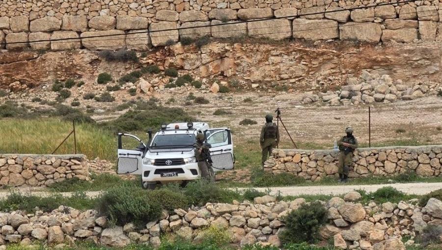 جنود الاحتلال خلال هدم مصنع في بيت أولا غرب الخليل 15/4/2026 | فلسطين بوست