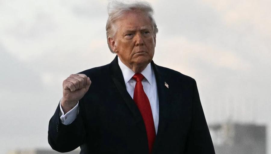 دونالد ترامب في مطار ميامي الدولي | وكالة الأنباء الفرنسية