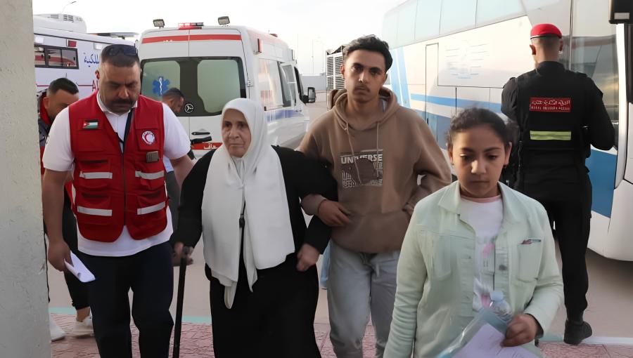 من إجلاء الدفعة السادسة والعشرين من أطفال قطاع غزة المرضى 27/4/2026 | القوات المسلحة