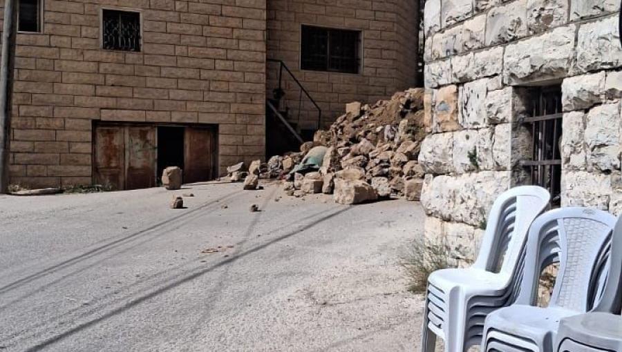 إغلاق مداخل بلدة بيت أمر شمال الخليل 18/5/2026 | فلسطين بوست