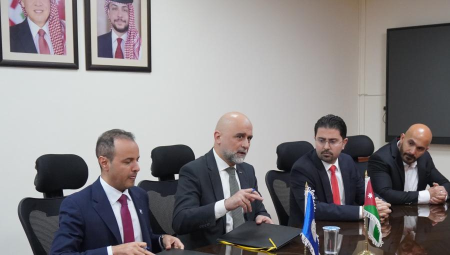 جانب من توقيع شركة الكهرباء الوطنية اتفاقية استئجار باخرة تخزين وإعادة تغييز عائمة 5/5/2026 | شركة الكهرباء الوطنية‏