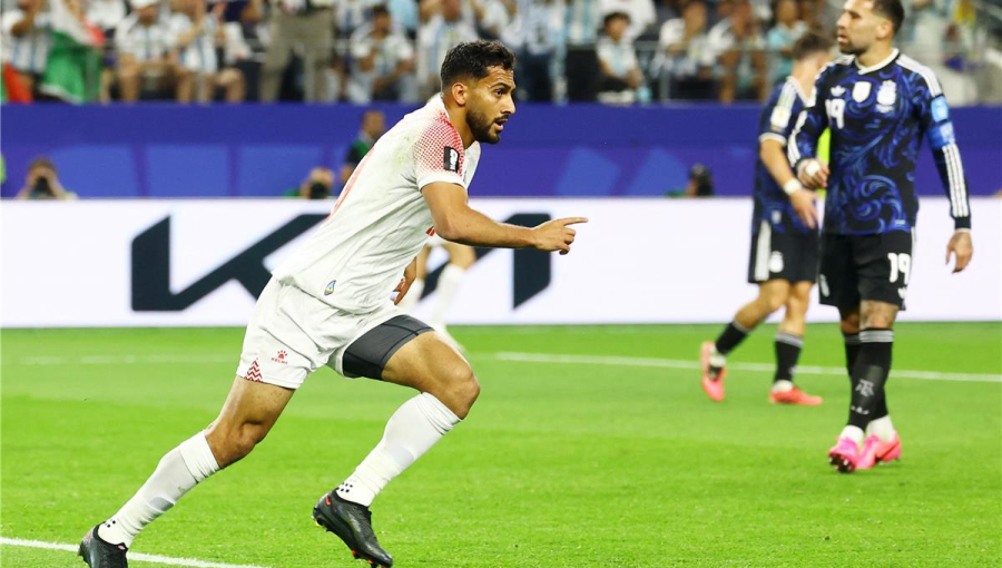 لاعب المنتخب الوطني موسى التعمري بعد تسجيله هدف الأردن  أمام الأرجنتين 28/6/2026