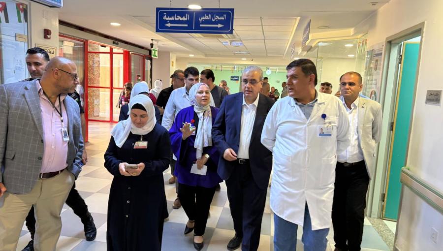 جانب من زيارة  وزير الصحة إبراهيم البدور إلى عيادات مستشفى الأميرة بسمة الحكومي في محافظة إربد 23/7/2026