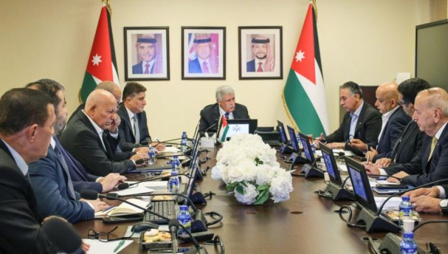 جانب من اجتماع لبحث تعزيز انسيابية البضائع عبر ميناء العقبة والمعابر الحدودية