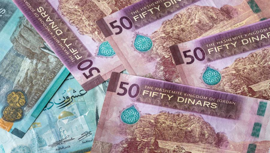 أوراق نقدية أردنية من فئات 50 و 20 دينار