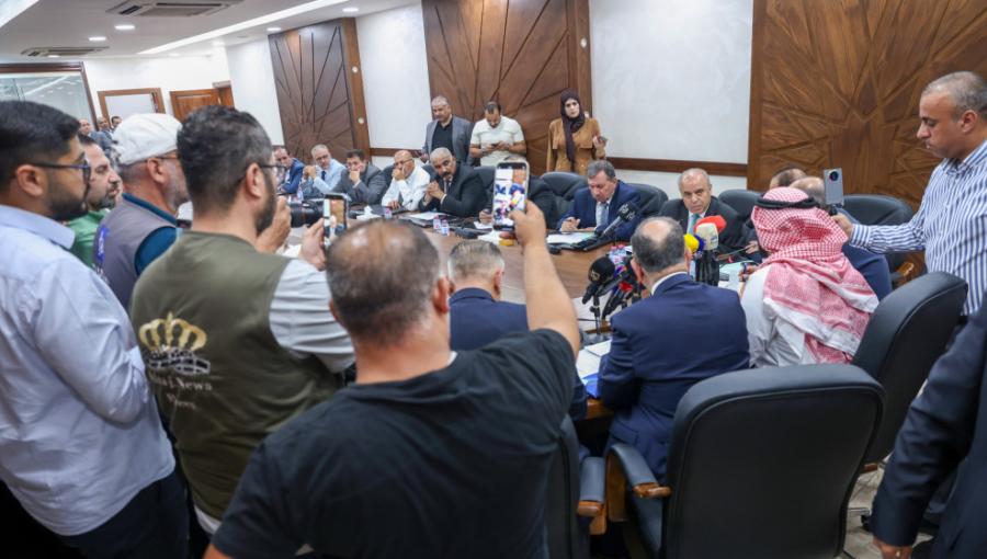 وزير التربية عزمي محافظة خلال اجتماع عقدته لجنة التربية والتعليم النيابية 24/8/2026