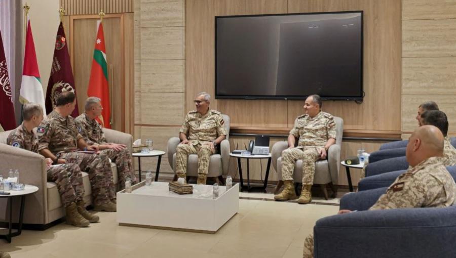 جانب من لقاء رئيس هيئة الأركان المشتركة اللواء الركن مجدي الحراسيس مع وفد عسكري فرنسي برئاسة العميد يانيك بوسو 6/9/2026