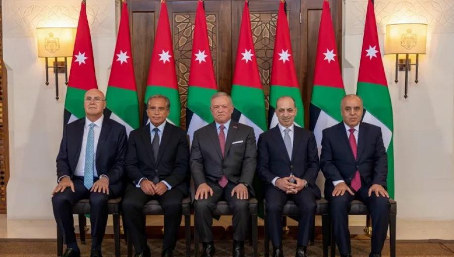 الوزراء المشمولون بالتعديل الوزاري مع الملك عبد الله ورئيس الوزراء جعفر حسان | الديوان الملكي الأردني