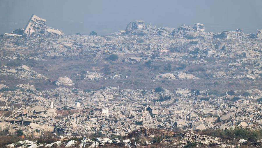 صورة تظهر حجم الدمار الذي خلفته حرب الإبادة الإسرائيلية على قطاع غزة كما يظهر يوم 25/8/2026 | رويترز