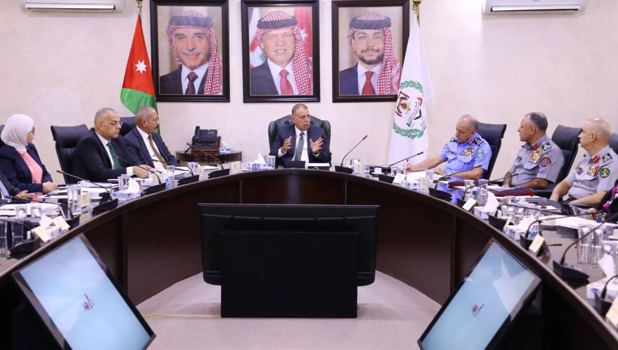 وزير الداخلية خلال ترؤسه اجتماعا للمجلس الأعلى للدفاع المدني 16/9/2026 | وزارة الداخلية