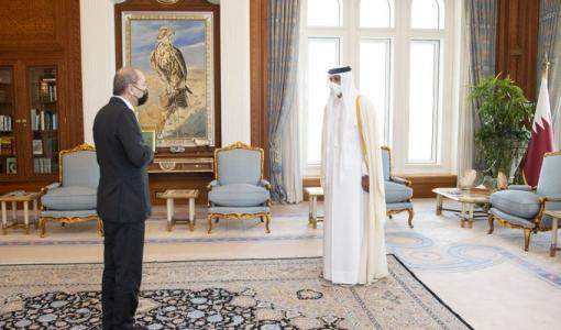 الصفدي يلتقي أمير قطر