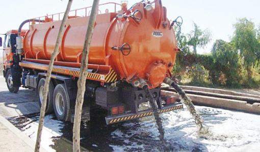 صهريج محمل بمياه الزيبار - مخلفات عصر الزيتون