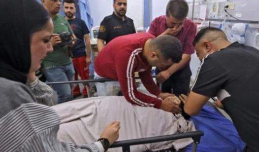 أشقاء غفران وراسنة يلقون النظرة الأخيرة على جثمانها - المستشفى الأهلي- الخليل 1 حزيران 2022 أشقاء غفران وراسنة يلقون النظرة الأخيرة على جثمانها - المستشفى الأهلي- الخليل 1 حزيران 2022