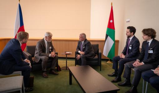 الملك عبدالله الثاني ورئيس جمهورية التشيك بيتر بافيل على هامش اجتماعات الجمعية العامة للأمم المتحدة بدورتها 78