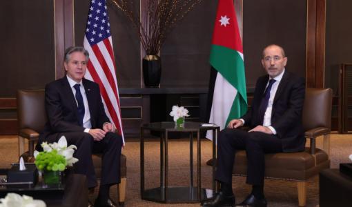 الصفدي وبلينكن خلال لقاء لبحث العدوان الإسرائيلي على غزة- عمّان 7/01/2024 | المصدر: وزارة الخارجية الأردنية