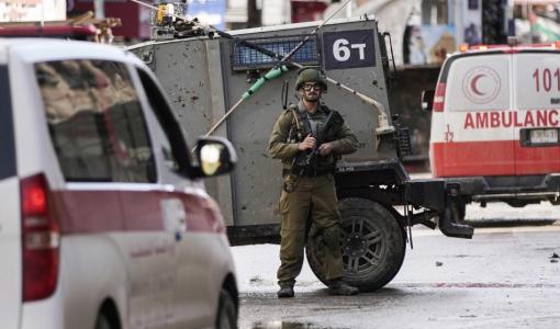 جندي من جيش الاحتلال الإسرائيلي يحمل سلاحا خلال اقتحامات في جنين بالضفة الغربية المحتلة 13/12/2023 | المصدر: وفا