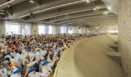 الحجاج يرمون الجمرات الثلاث في أول أيام التشريق 17/6/2024 | المصدر: واس