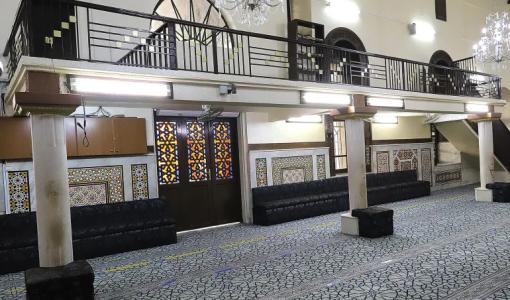 صورة أرشيفية للمسجد الحسيني من الداخل |المصدر: الجزيرة