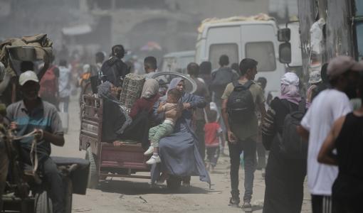 نزوح جماعي في خانيونس | المصدر: الأناضول