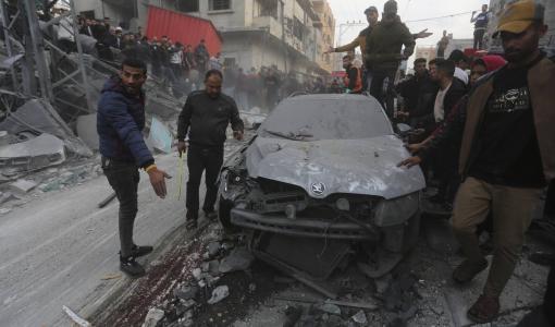 آثار الدمار بعد غارة إسرائيلية على رفح بقطاع غزة | المصدر: أسوشييتد برس