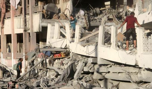 من قصف سابق لمدرسة في مدينة غزة | المصدر: رويترز