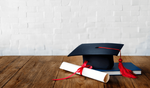 طاقية تخرج | المصدر: freepik