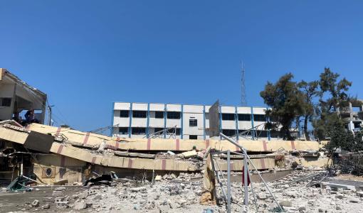 مدرسة مصطفى حافظ بمدينة غزة بعد أن قصفها الاحتلال على رؤوس النازحين وارتكب مجزرة مروعة بحقهم