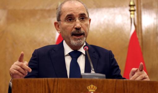 وزير الخارجية الأردني أيمن الصفدي خلال مؤتمر صحفي في عمان | المصدر: الوكالة الأوروبية للصور الصحفية