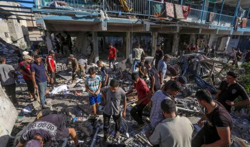 آثار الدمار بعد غارة إسرائيلية على مخيم النصيرات للاجئين وسط قطاع غزة | المصدر: الوكالة الأوروبية للصور الصحفية