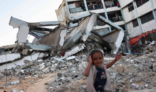 مدرسة في خانيونس بجنوب قطاع غزة دمرتها غارات الاحتلال | المصدر: وكالة الأنباء الفرنسية