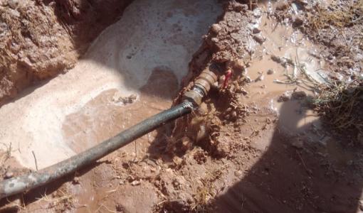 اعتداءات على خطوط المياه ضبطتها الوزارة في الموقر اعتداءات على خطوط المياه ضبطتها الوزارة في الموقر | المصدر: وزارة المياه