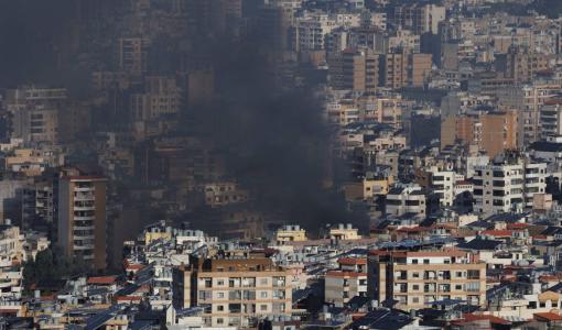 تصاعد الدخان جراء القصف الإسرائيلي على الضاحية الجنوبية لبيروت | المصدر: رويترز