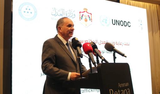 وزير العدل بسام التلهوني يطلق الاستراتيجية الوطنية لمكافحة الاتجار بالبشر 25/11/2024 | المصدر: وزارة العدل