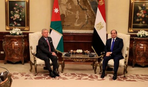 الملك عبدالله الثاني والرئيس المصري عبد الفتاح السيسي خلال اجتماعهما في القاهرة 27/11/2024 | المصدر: الديوان الملكي الهاشمي