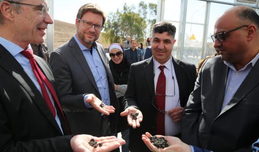 من افتتاح نظام تجفيف الحمأة في البيوت الزجاجية الشمسية محافظة الكرك 21/11/2024 | المصدر: وزارة المياه