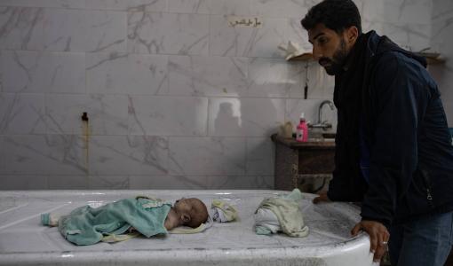 رضيع مات من البرد في غزة رضيع مات من البرد في غزة | المصدر: الوكالة الأوروبية للصور الصحفية