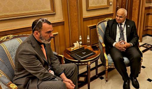 وزير العمل الدكتور خالد البكار مع ممثل البنك الدولي لبحث تمديد البرنامج الوطني للتشغيل 30/1/2025 | المصدر: وزارة العمل