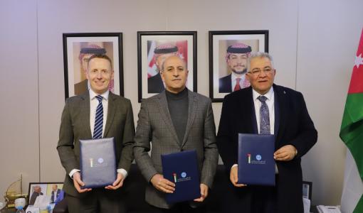 جانب من توقيع مذكرة تفاهم لإنشاء 3 مستشفيات ميدانية متخصصة في قطاع غزة - عمّان 20/5/2025