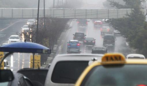 شارع رئيسي في العاصمة عمّان خلال يوم ماطر | المصدر: المملكة