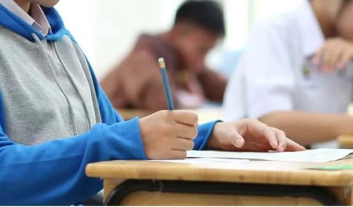 صورة تعبيرية لطلبة خلال امتحان