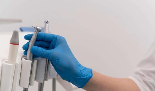 أدوات طبيب أسنان أدوات طبيب أسنان | تعبيرية