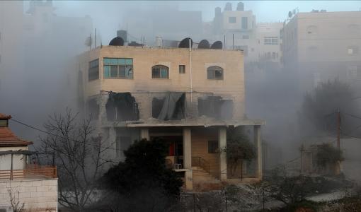 منزل الشهيد مجاهد منصور بعد تفجيره