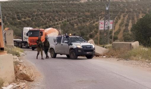قوات الاحتلال تغلق مدخل مراح رباح جنوب بيت لحم 23/4/2025 | المصدر: فلسطين بوست