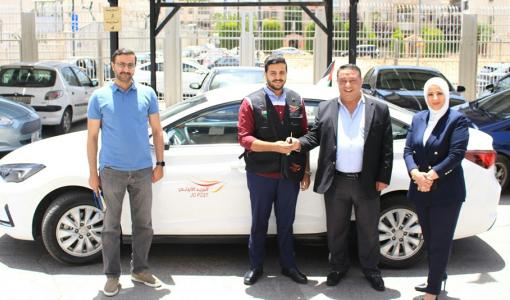 أحد الشباب المستفيدين من مشروع تمويل السيارات والسكوترات الذي أطلقته شركة البريد الأردني أحد الشباب المستفيدين من مشروع تمويل السيارات والسكوترات الذي أطلقته شركة البريد الأردني 26/5/2025 | المصدر: البريد الأردني