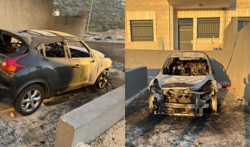 مستوطنون يحرقون مركبات للفلسطينيين خلال اقتحامهم بلدة الطيبة شرق رام الله 28/7/2025 | المصدر: فلسطين بوست