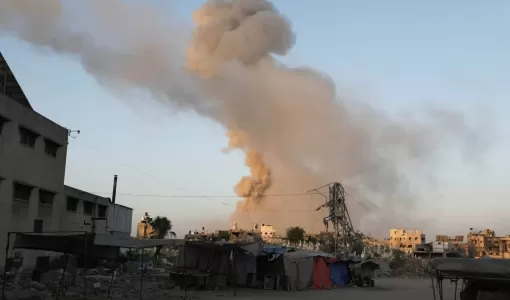 تصاعد أعمدة من الدخان إثر قصف إسرائيلي على مدينة غزة 25/8/2025 | المصدر: رويترز