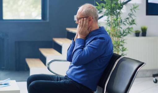 رجل كبير السن | تعبيرية Freepik